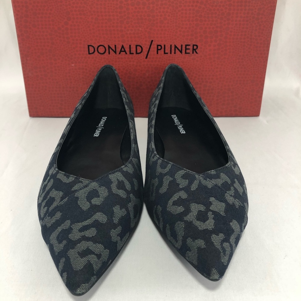 CLEARANCE‼️ NEW🌟DONALD PLINER leopard canvas flat